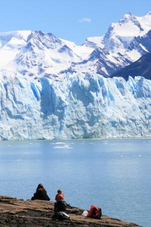 Talaja und Marnas vor dem Gletscher